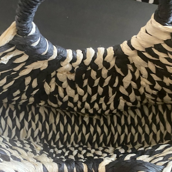 Black and white bag - Picture 3 of 3